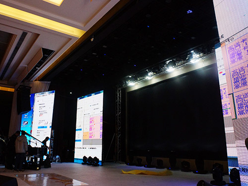 美動華人-調(diào)試現(xiàn)場